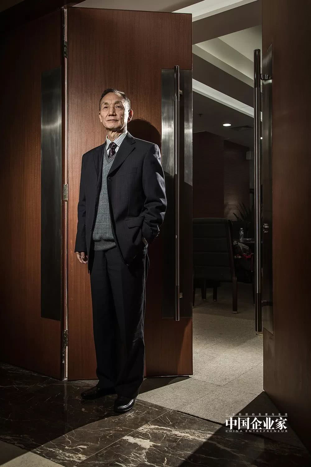 76岁侯为贵连夜"救火",危难时刻,创始人怎样才能力挽狂澜?